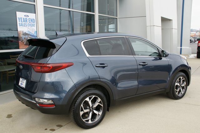 Used 2022 Kia Sportage LX image 3