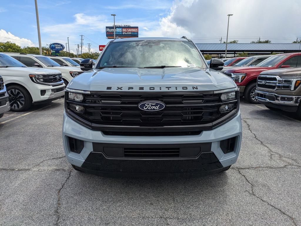 New 2027 Ford Expedition Platinum w/ Stealth Performance Package AWD/4WD image 9