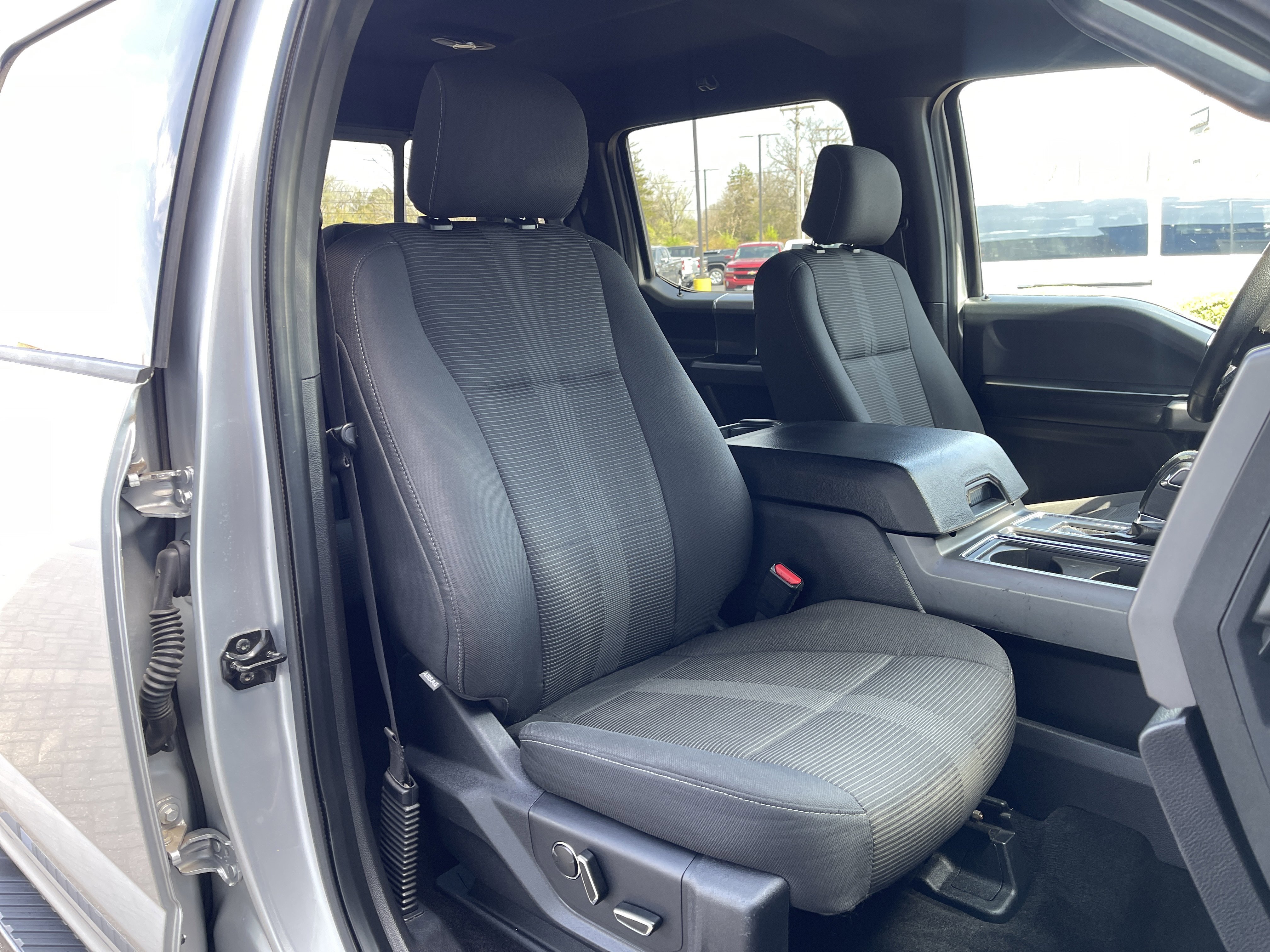 Used 2015 Ford F150 XLT w/ Equipment Group 302A Luxury image 35