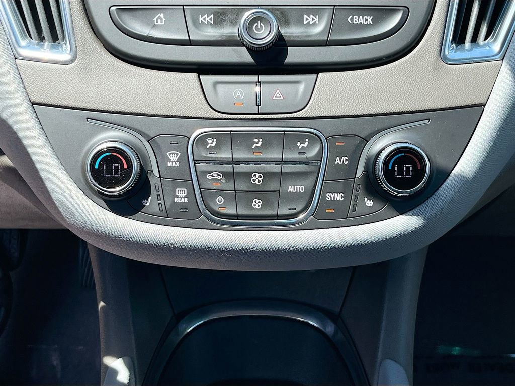 Used 2020 Chevrolet Malibu LT FWD image 24