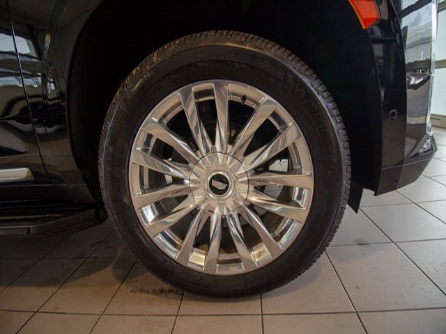 Used 2023 Cadillac Escalade Premium Luxury image 29