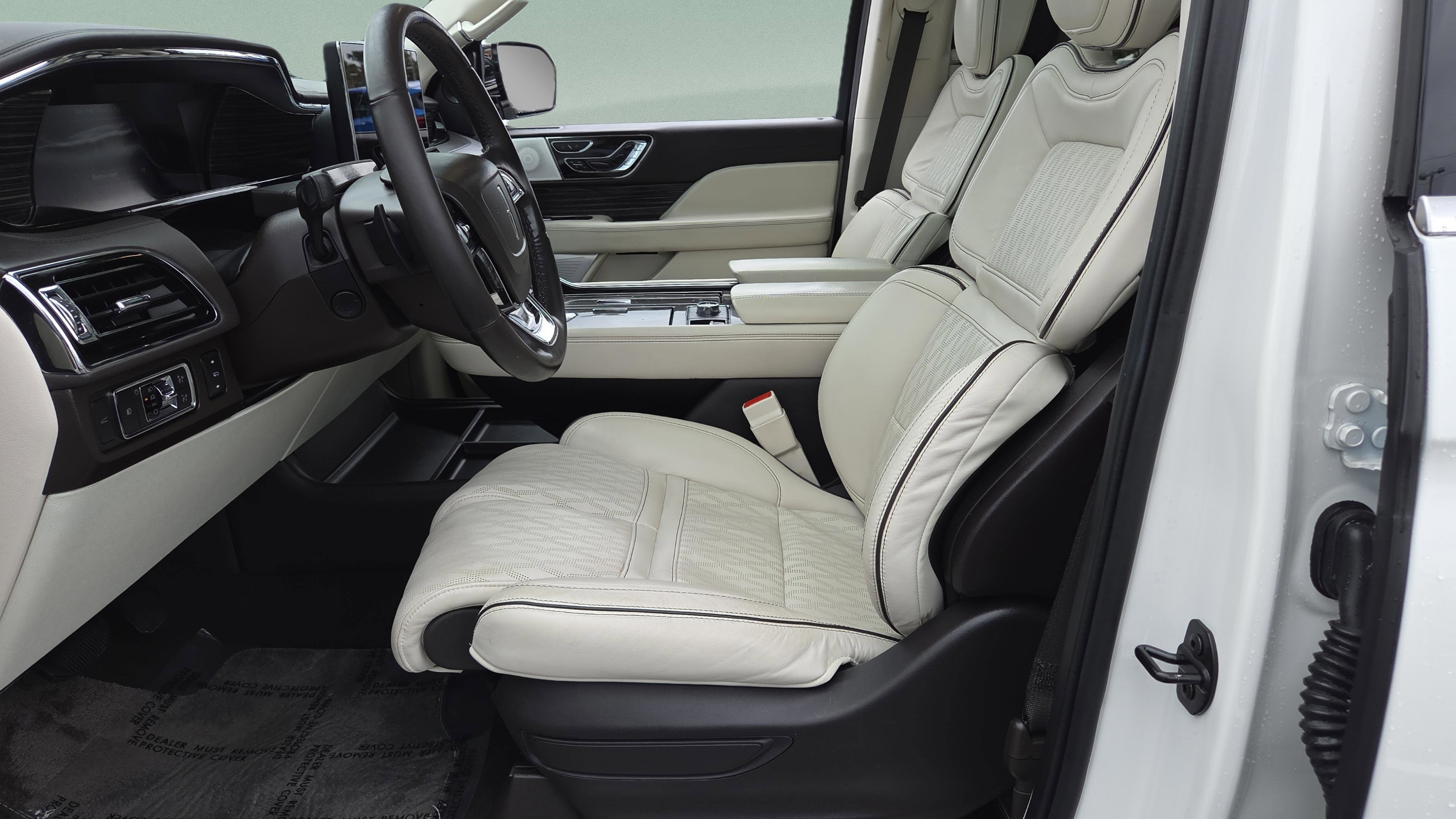 Used 2022 Lincoln Navigator Black Label AWD/4WD image 9
