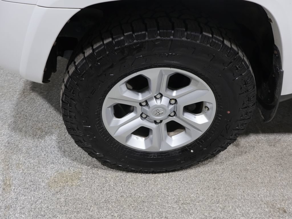 Used 2018 Toyota 4Runner SR5 Premium AWD/4WD image 9