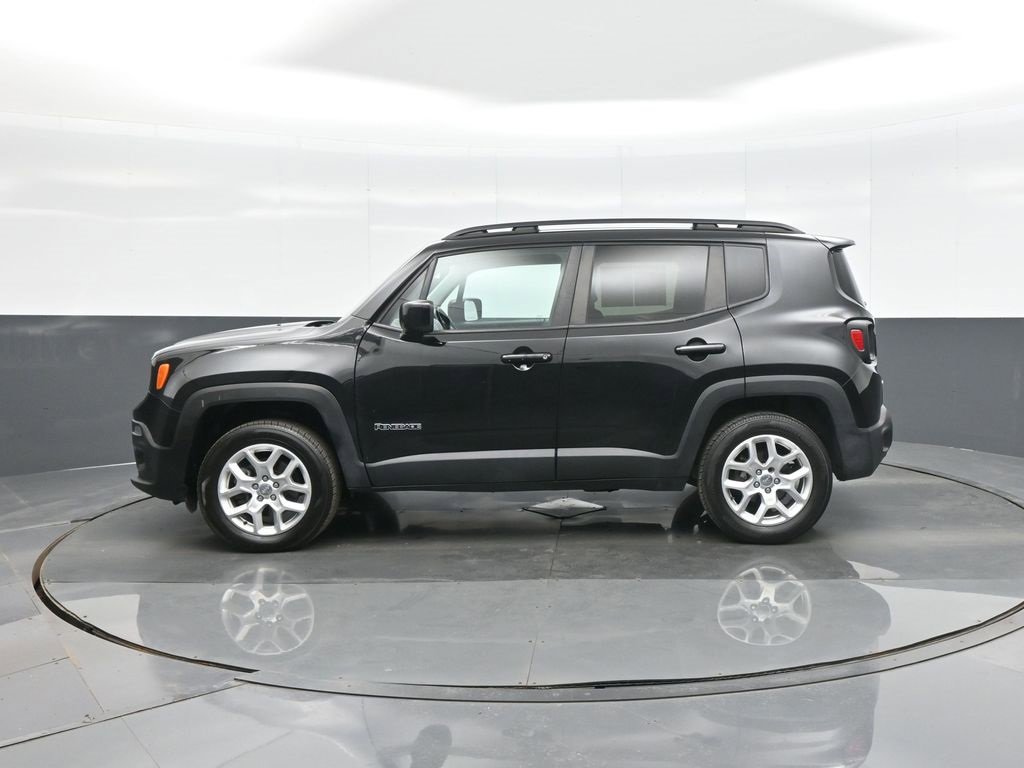 Used 2018 Jeep Renegade Latitude w/ Cold Weather Group image 4