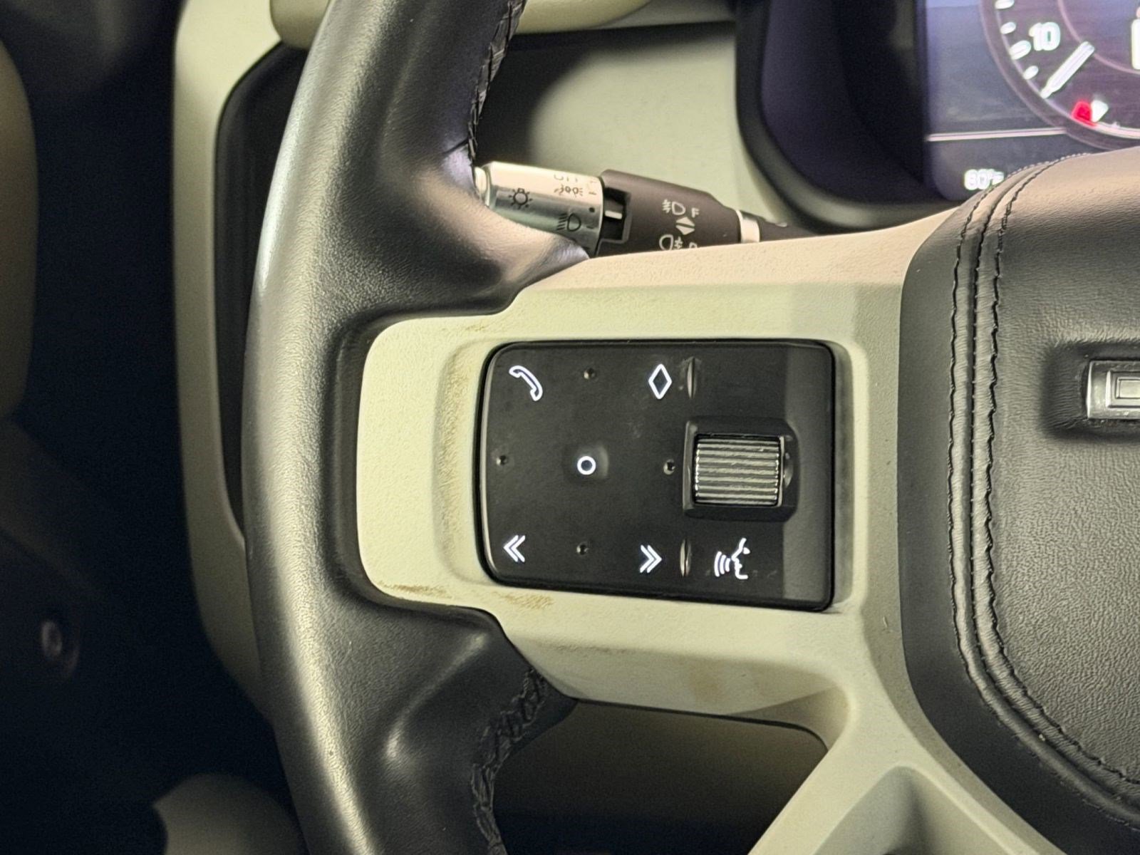 Used 2022 Land Rover Defender 110 X-Dynamic HSE image 17