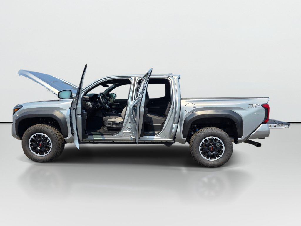 Used 2024 Toyota Tacoma TRD Off-Road AWD/4WD image 9