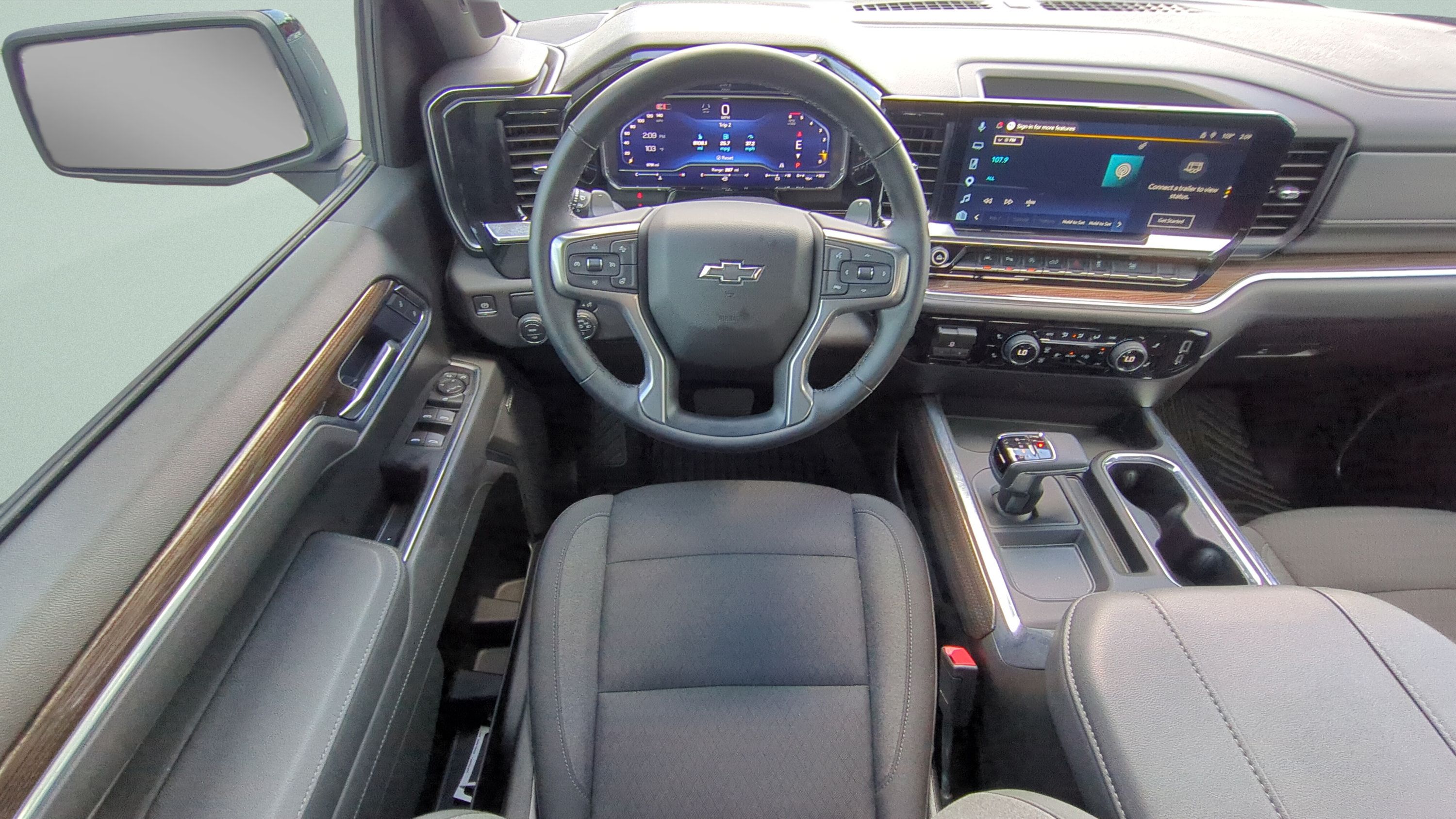 Used 2025 Chevrolet Silverado 1500 RST w/ Convenience Package II RWD image 10
