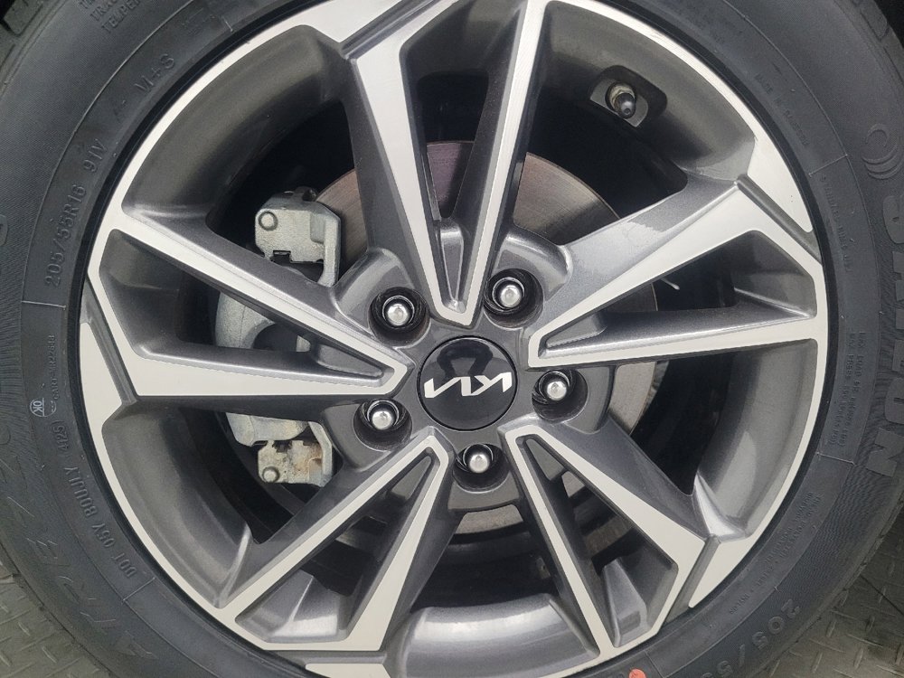 Used 2023 Kia Forte LXS w/ LXS Technology Package image 31