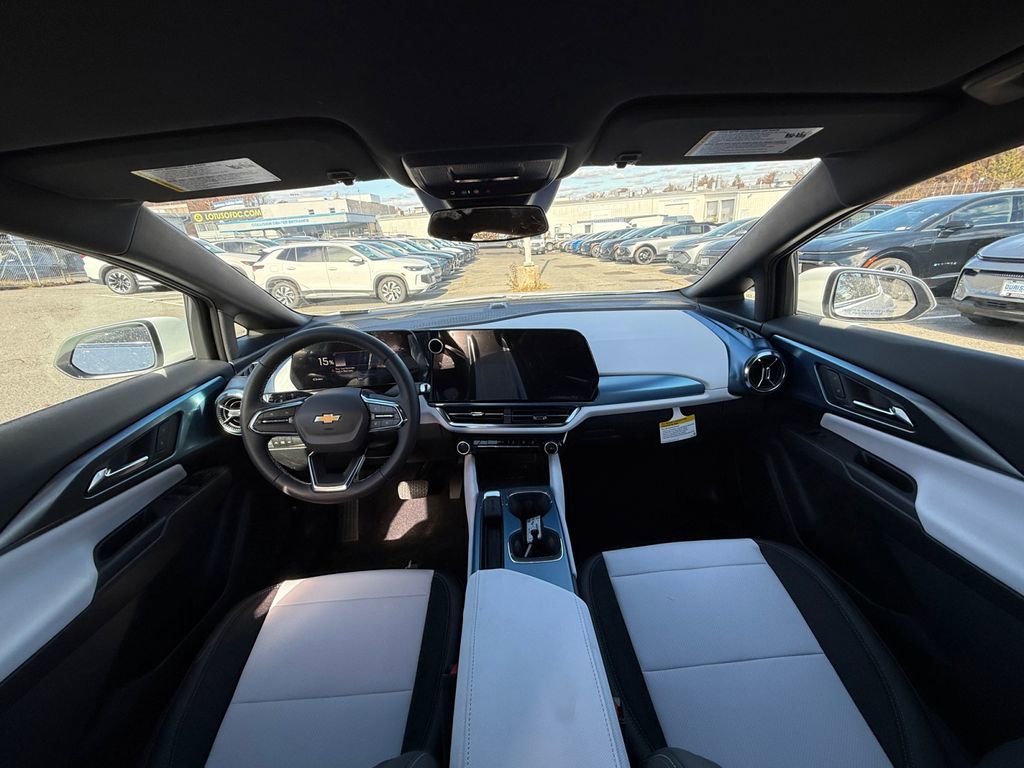 New 2026 Chevrolet Equinox EV LT image 21