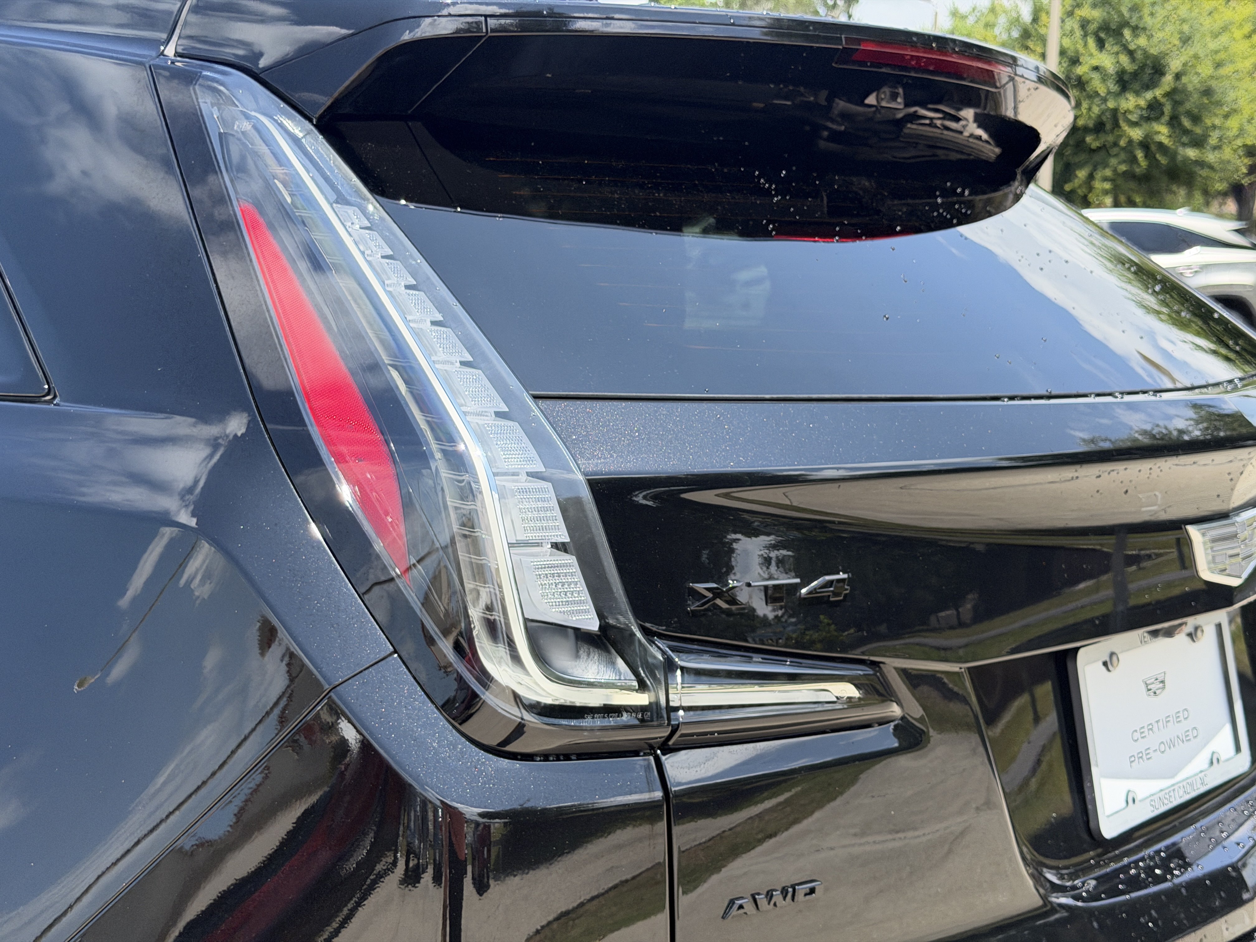 Used 2025 Cadillac XT4 Sport w/ LPO, Onyx Lite Package AWD/4WD image 9
