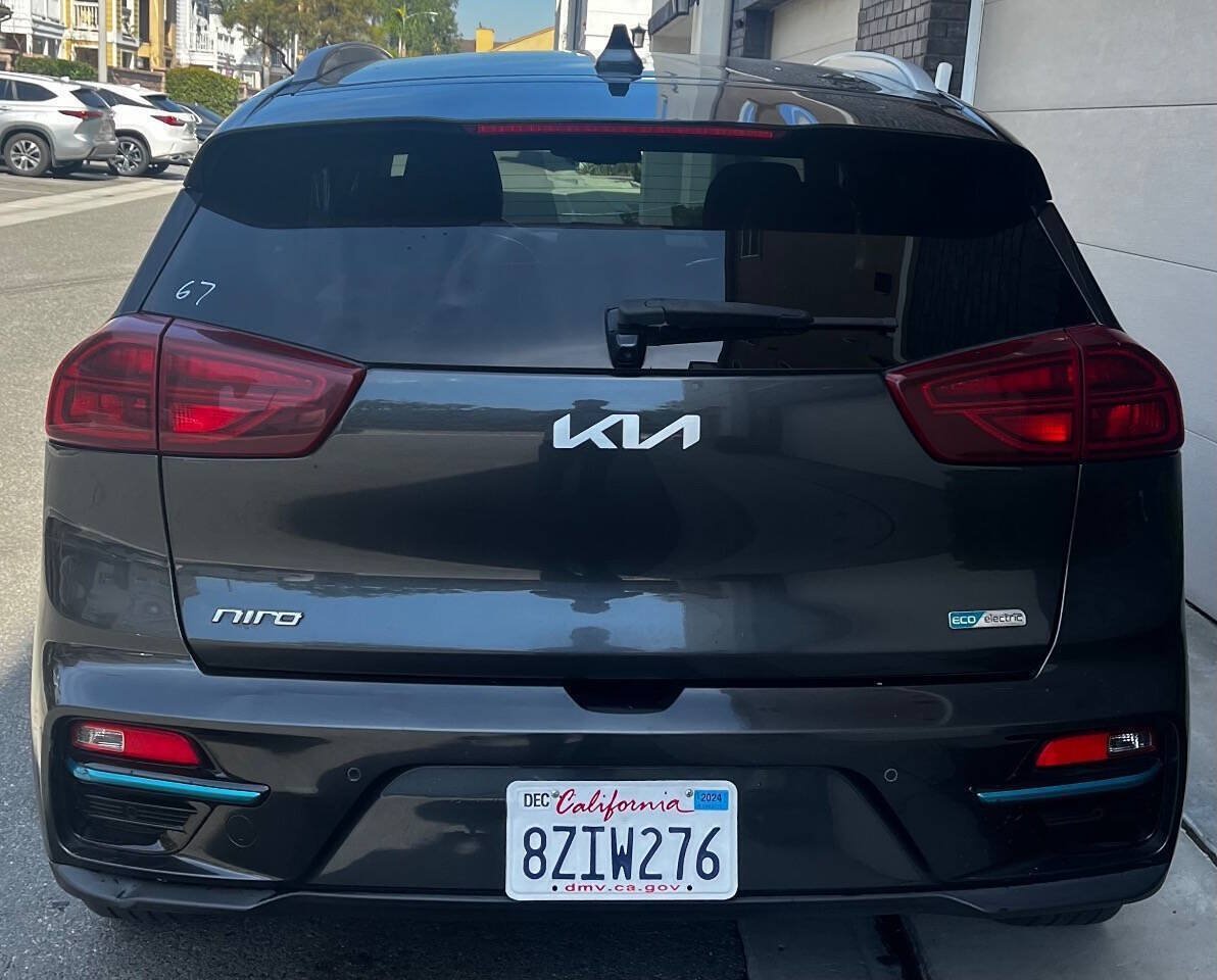 Used 2022 Kia Niro EX Premium FWD image 27