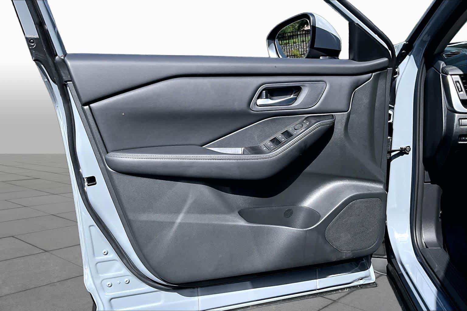 New 2026 Nissan Rogue SV FWD image 10