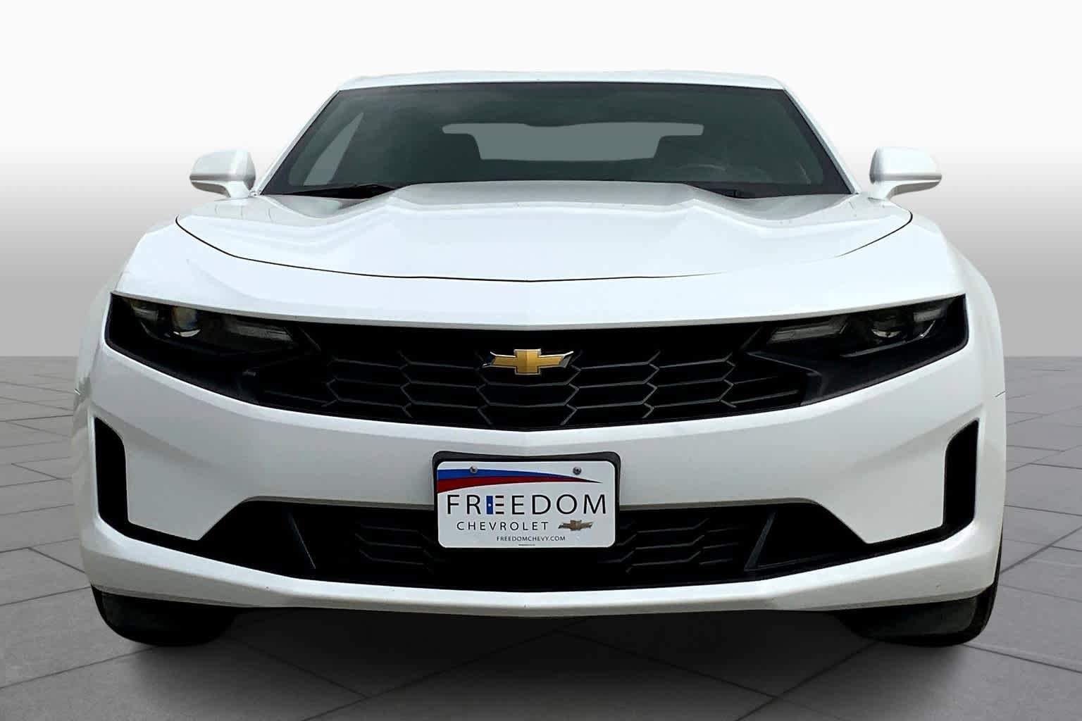 Used 2020 Chevrolet Camaro LT w/ Technology Package RWD image 4