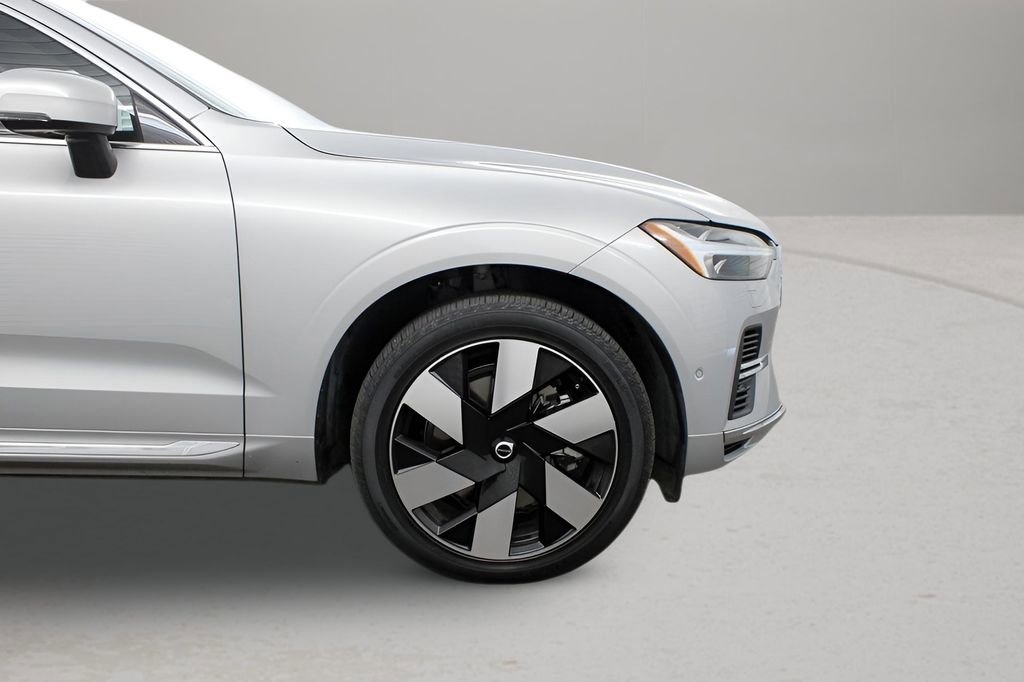 Certified 2023 Volvo XC60 T8 Ultimate image 13