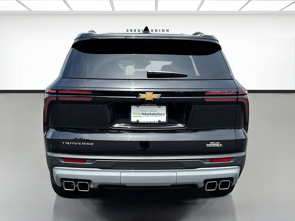 Used 2026 Chevrolet Traverse LT w/ Driver Confidence Package image 5
