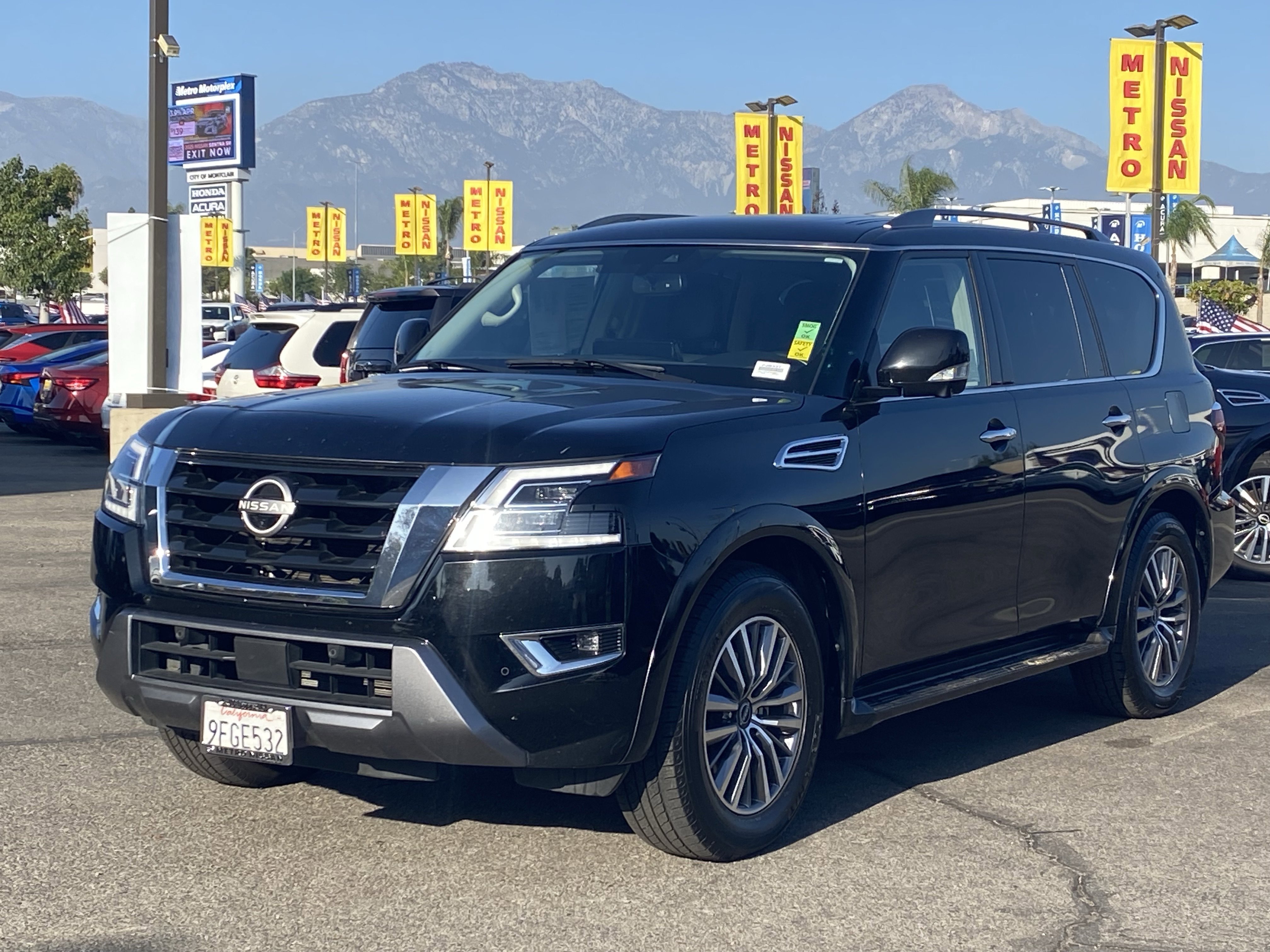Used 2023 Nissan Armada SL w/ Captain's Chairs Package image 7