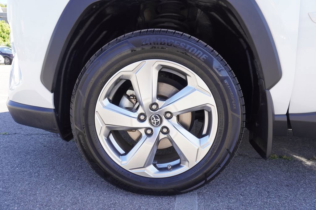 Used 2019 Toyota RAV4 Limited w/ Carpet Mat Package AWD/4WD image 23