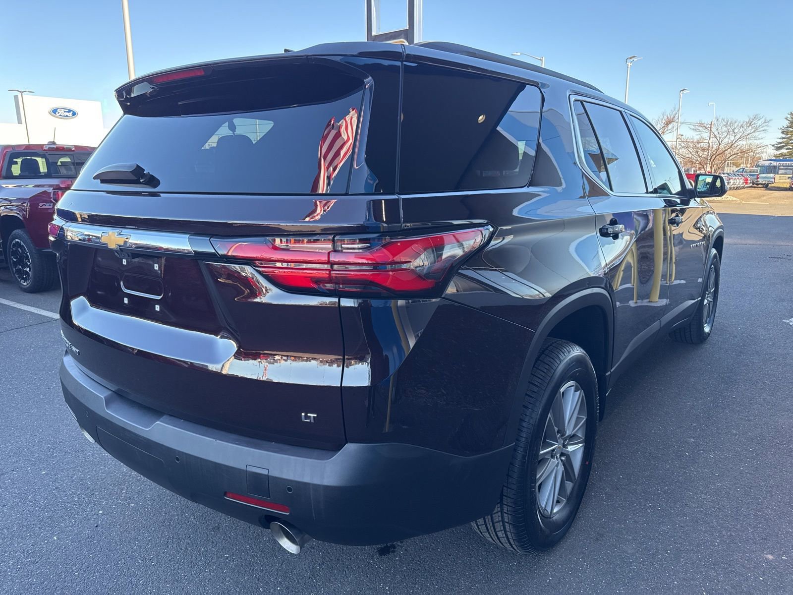 Used 2023 Chevrolet Traverse LT w/ Rear Camera Mirror Package image 6