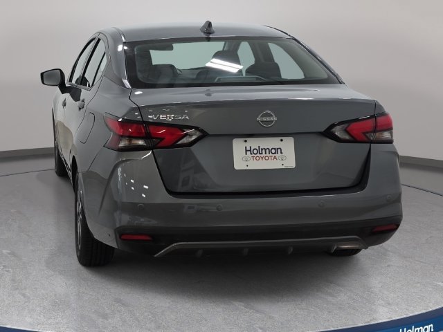 Used 2025 Nissan Versa SV FWD image 7