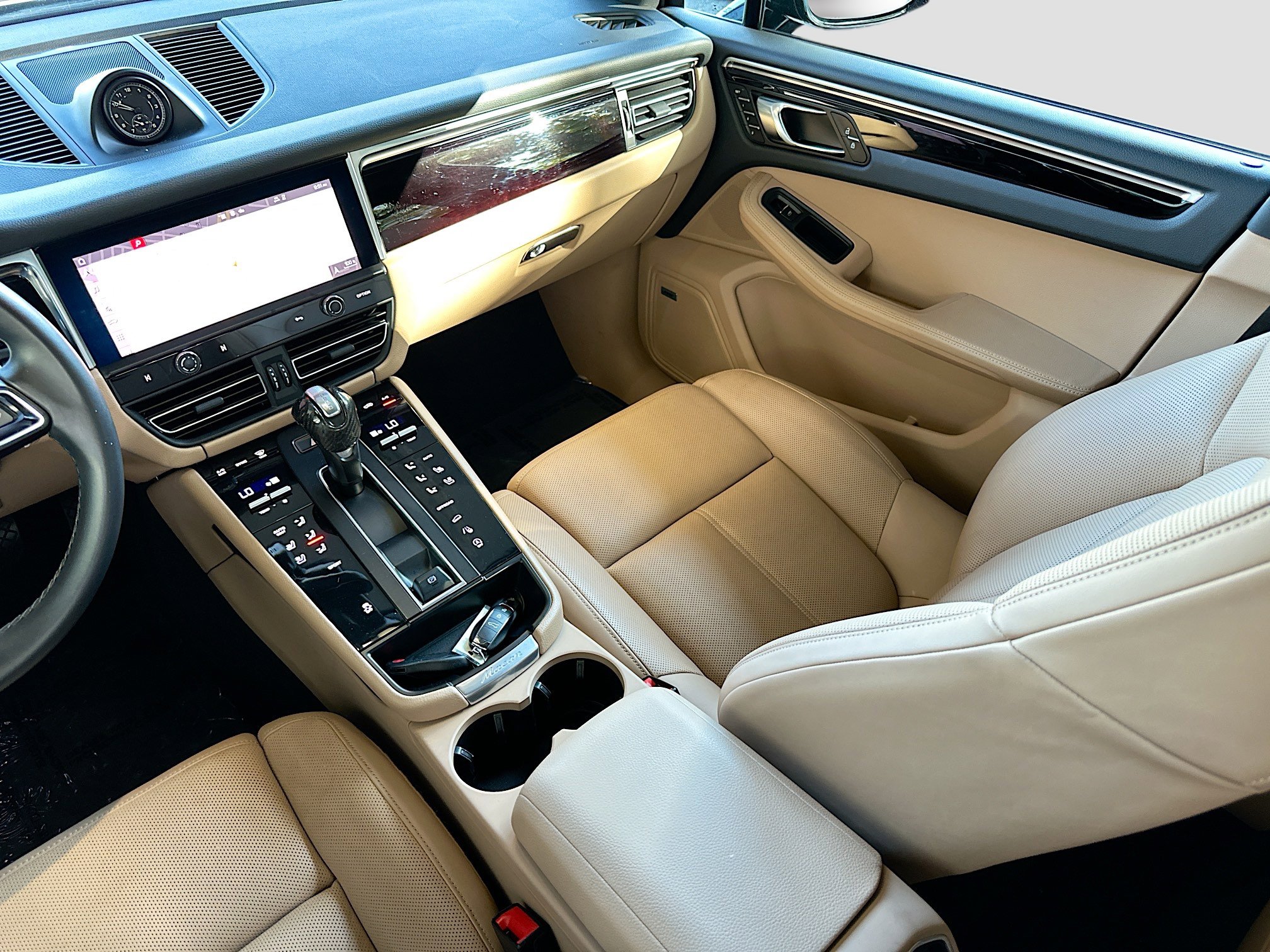 Used 2022 Porsche Macan image 25