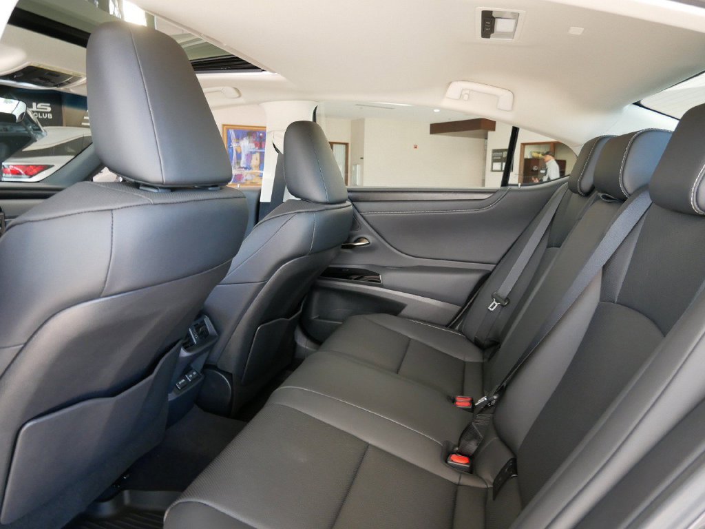 Certified 2025 Lexus ES 300h w/ Premium Package FWD image 11