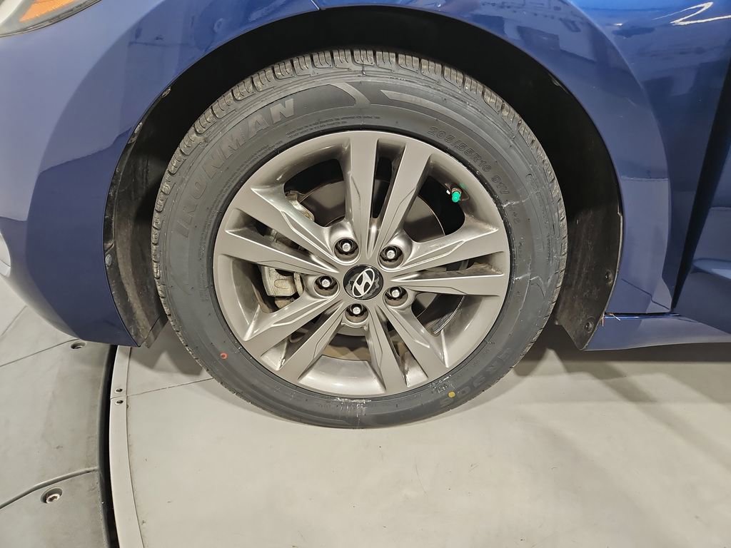 Used 2017 Hyundai Elantra SE FWD image 26