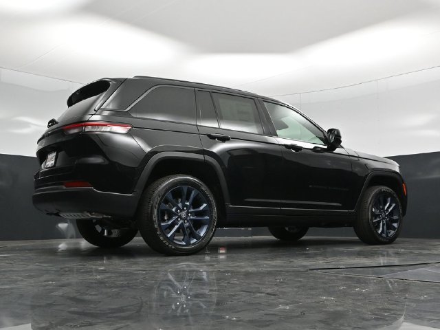New 2026 Jeep Grand Cherokee Limited AWD/4WD image 57