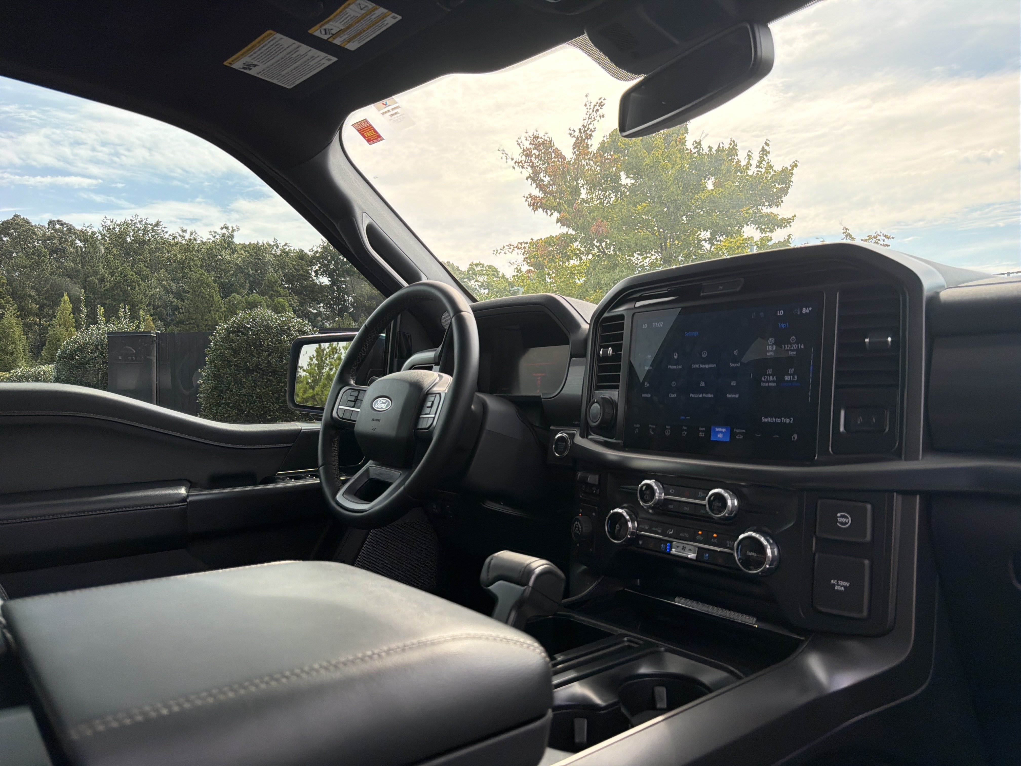 Used 2025 Ford F150 Lariat w/ Equipment Group 501A Mid AWD/4WD image 6