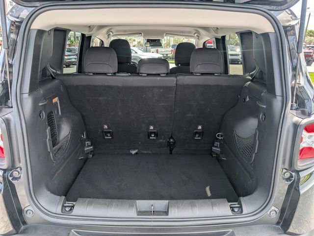 Used 2019 Jeep Renegade Latitude FWD image 14