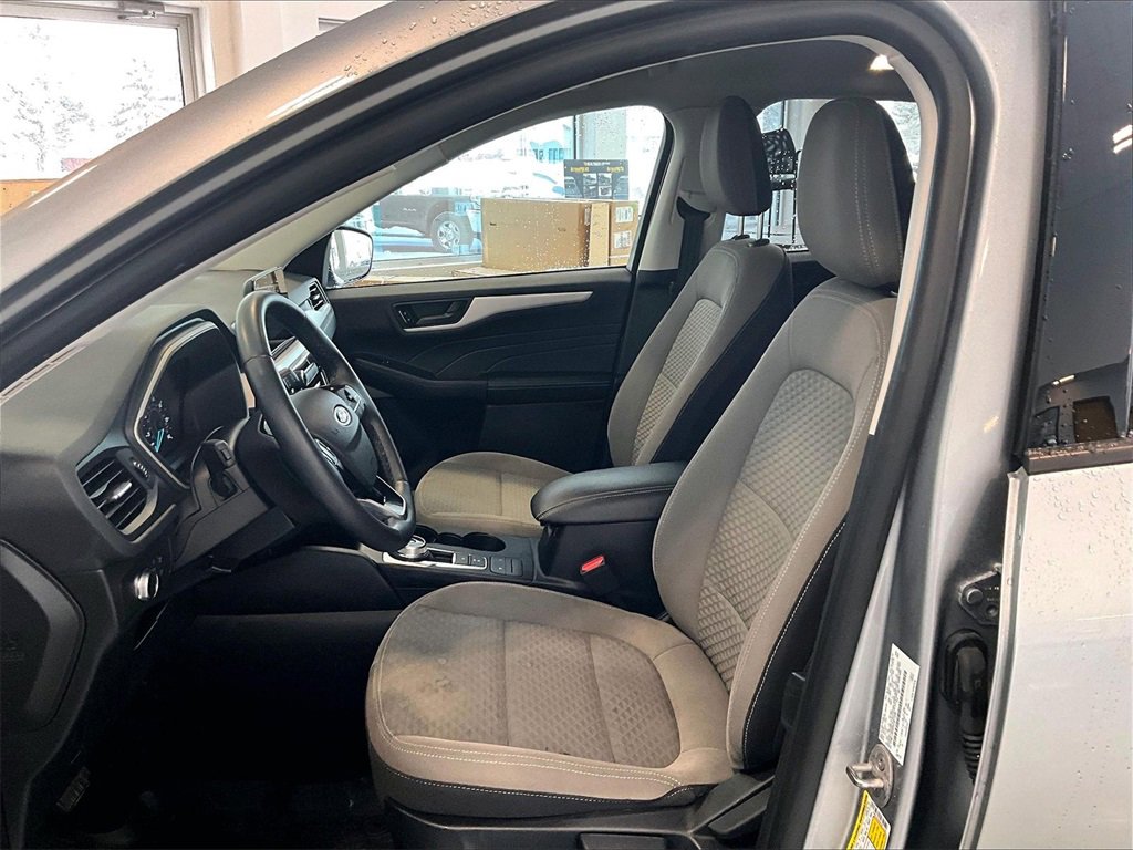 Used 2022 Ford Escape SE w/ Cold Weather Package image 10