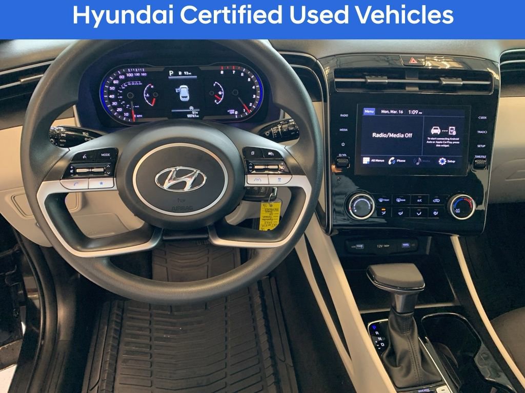 Certified 2023 Hyundai Tucson SE image 4