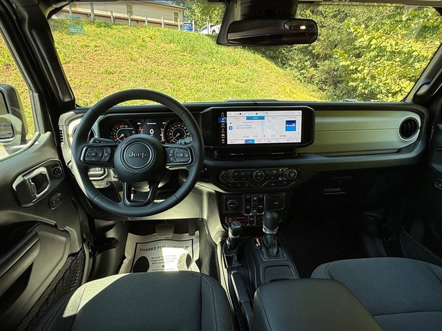 Used 2026 Jeep Wrangler Unlimited Sport AWD/4WD image 13