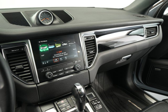 Used 2018 Porsche Macan S AWD/4WD image 36