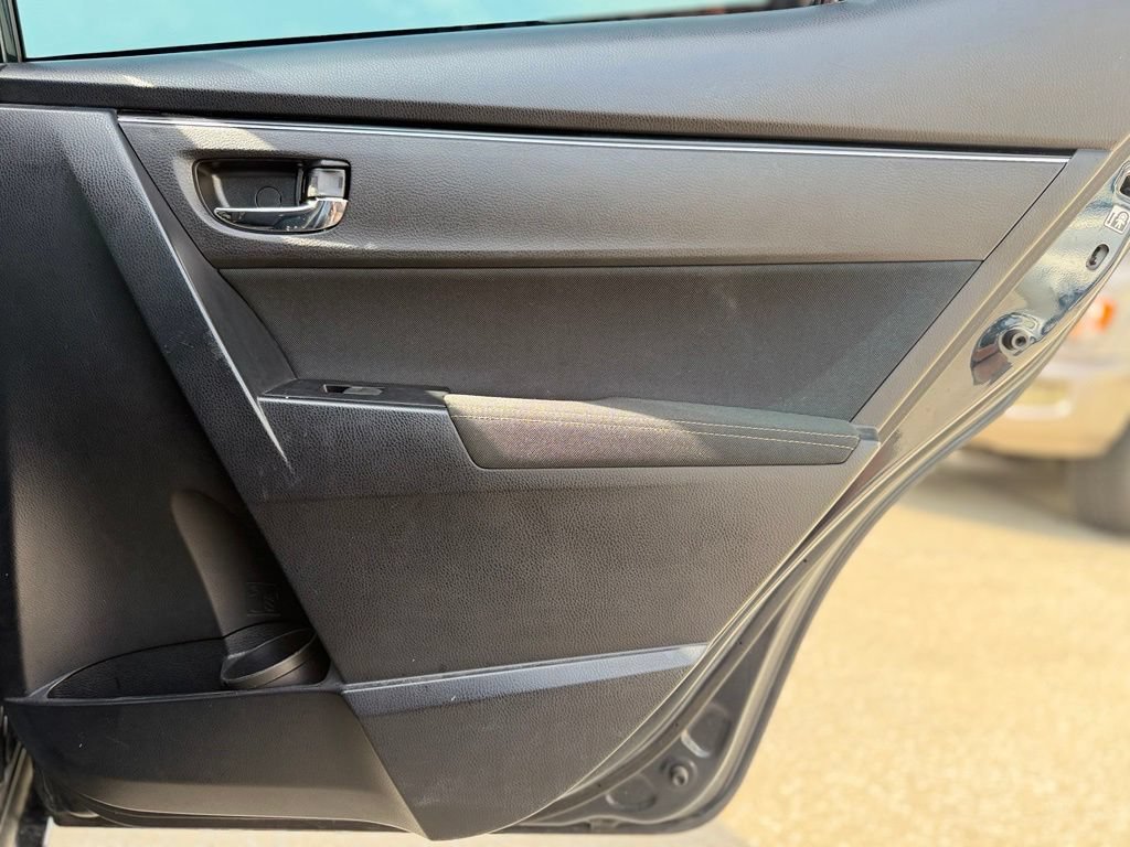 Used 2017 Toyota Corolla LE FWD image 19