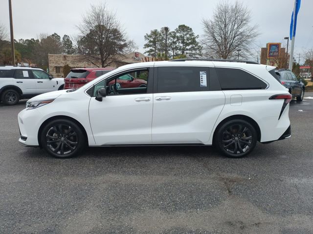 Used 2023 Toyota Sienna XSE image 6