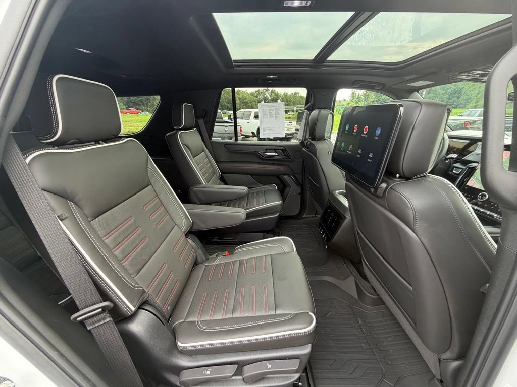 Used 2026 GMC Yukon AT4 Ultimate w/ LPO, Floor Liner Package AWD/4WD image 23