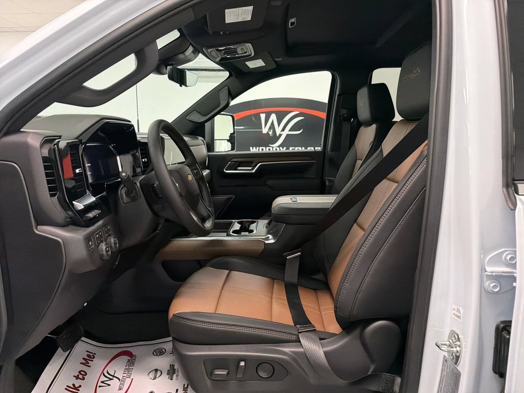 New 2026 Chevrolet Silverado 3500 High Country w/ High Country Premium Package AWD/4WD image 9