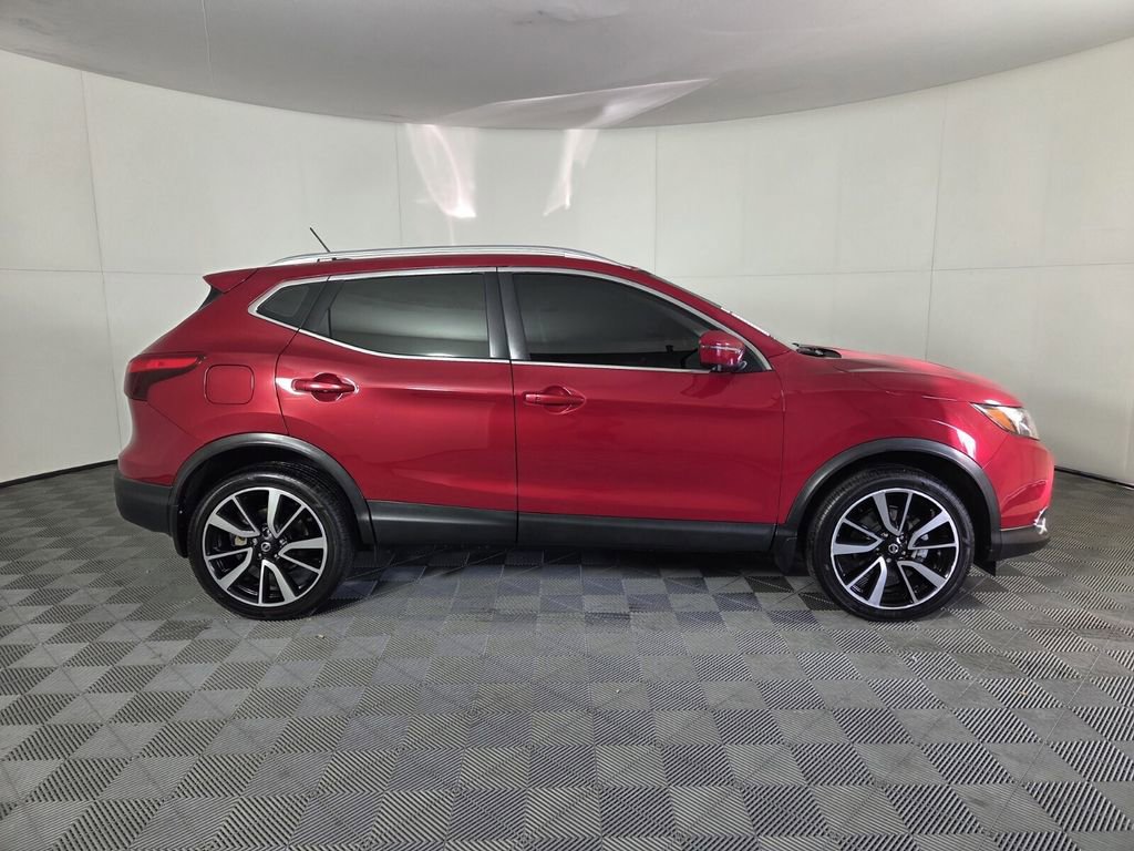 Used 2017 Nissan Rogue Sport SL image 5