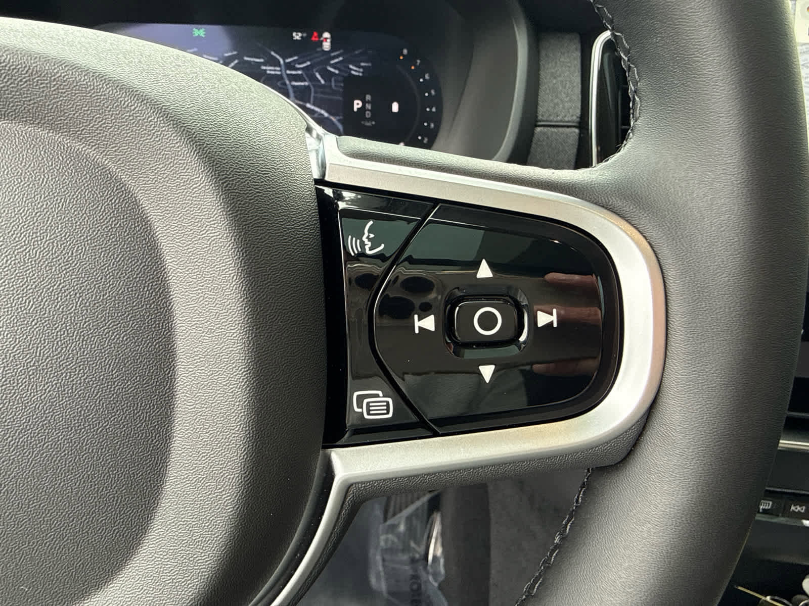 Used 2026 Volvo XC90 B6 Plus image 44