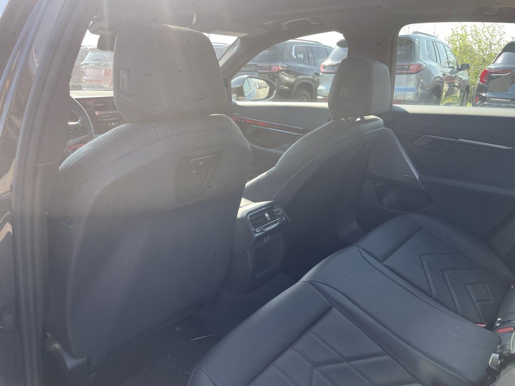 Used 2024 BMW i5 eDrive40i image 24