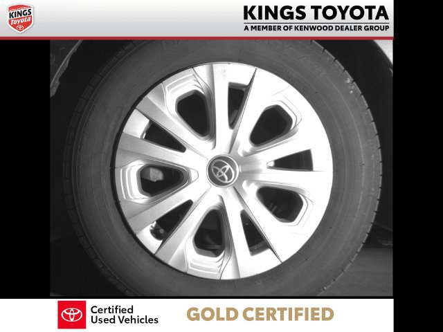 Certified 2022 Toyota Prius LE FWD image 10