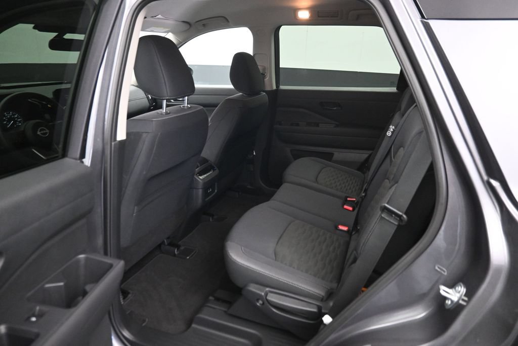Used 2025 Nissan Pathfinder SV AWD/4WD image 10