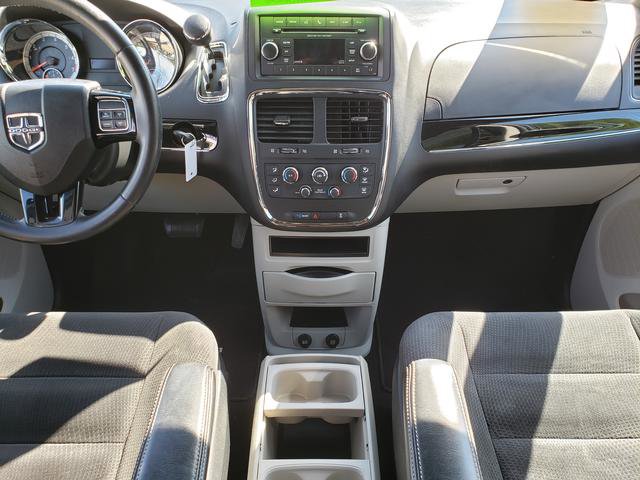 Used 2016 Dodge Grand Caravan SE image 13