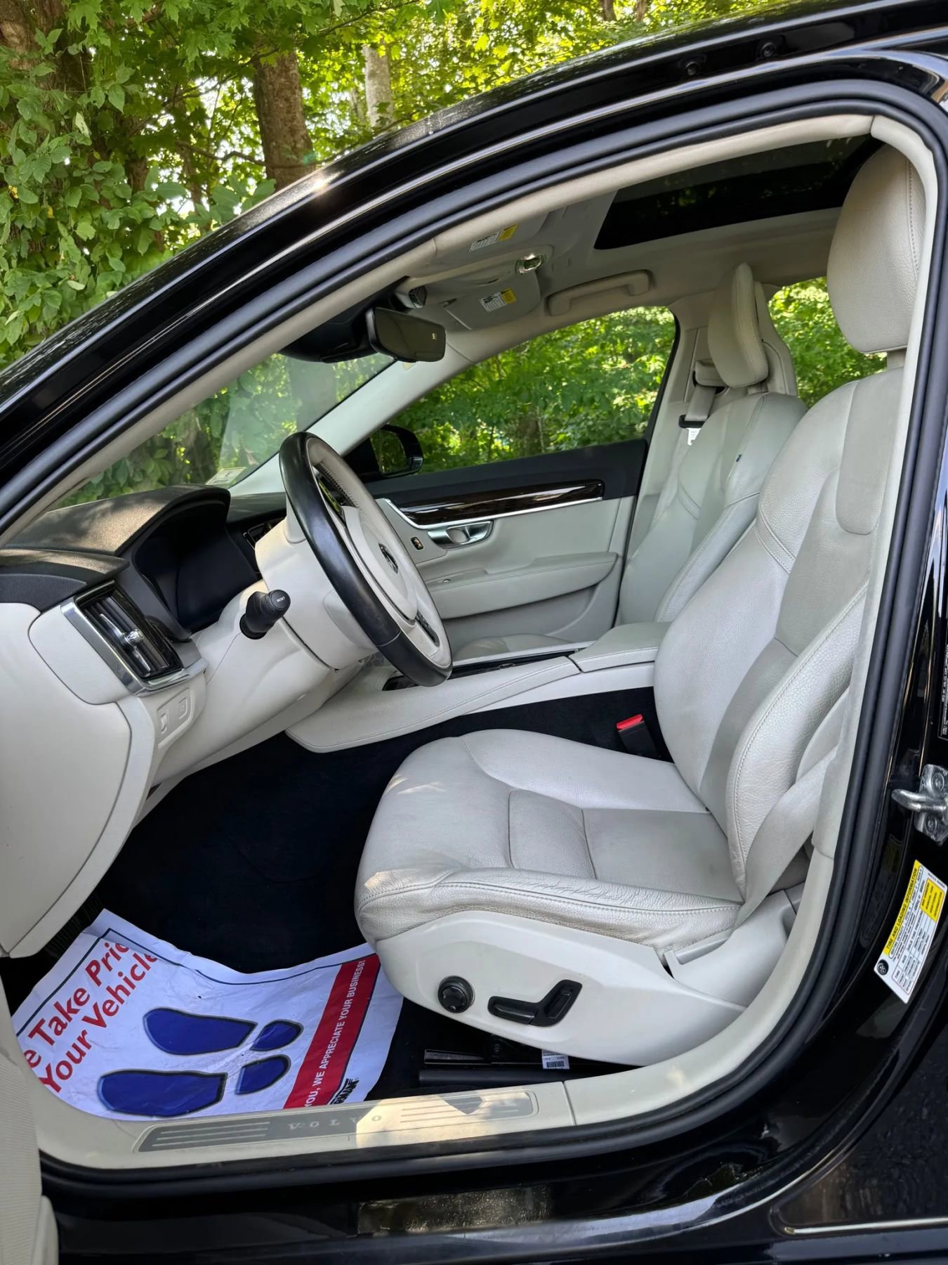 Used 2018 Volvo S90 T5 Momentum w/ Convenience Package image 11