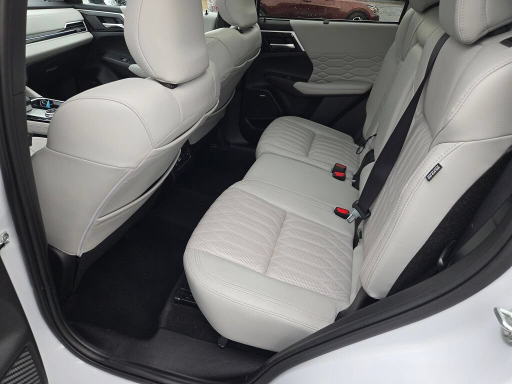 Used 2025 Mitsubishi Outlander SEL AWD/4WD image 20