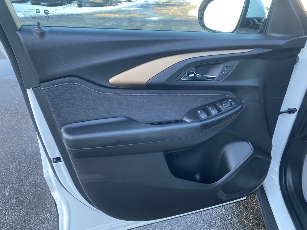 Used 2023 Chevrolet TrailBlazer ACTIV image 9