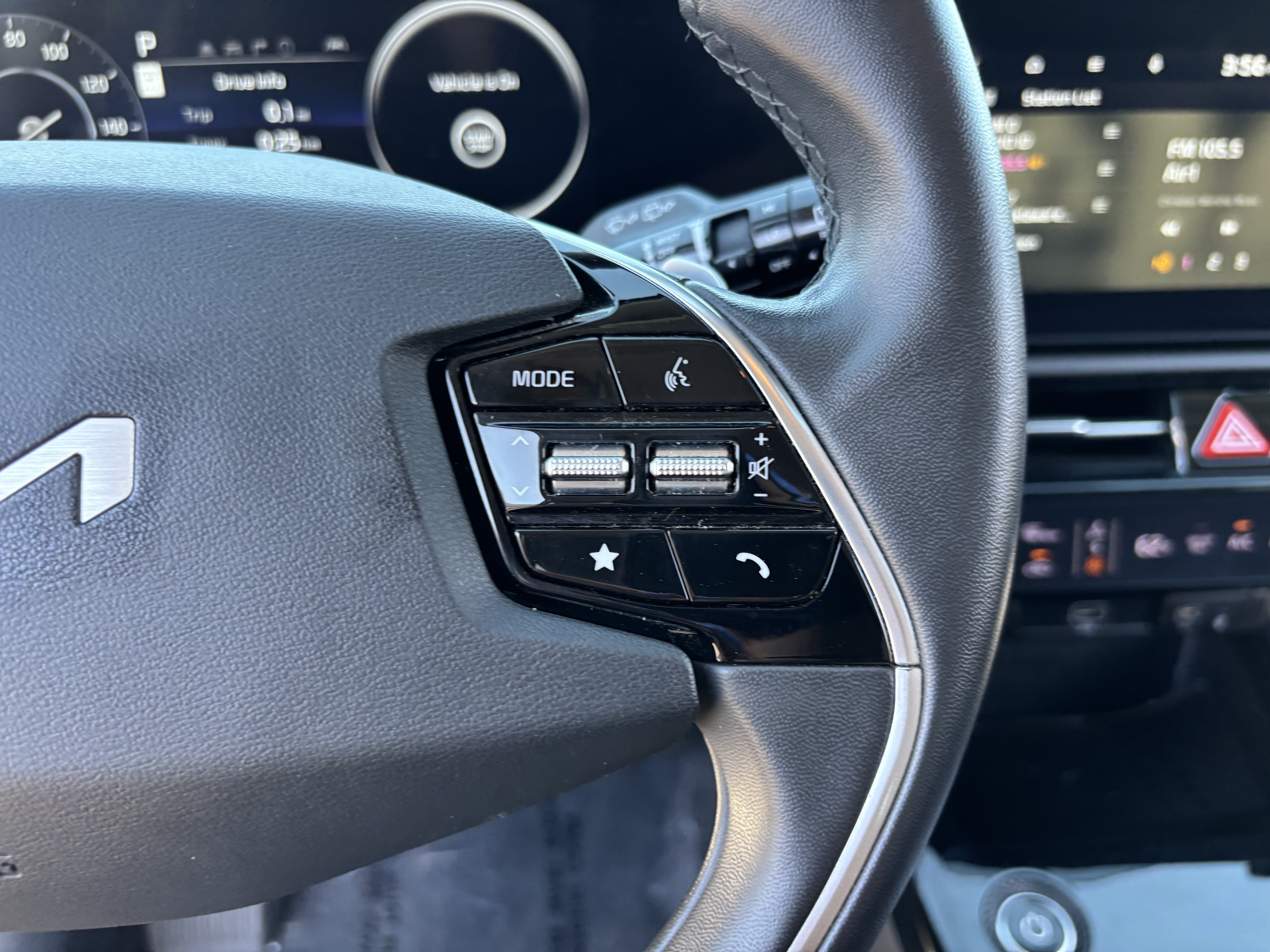 Certified 2023 Kia Niro Wind FWD image 26