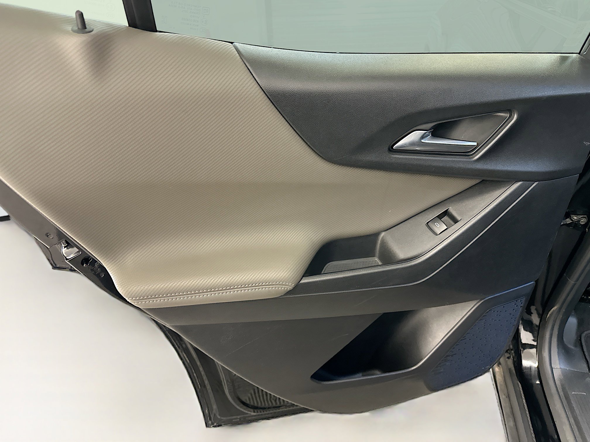 Used 2025 Chevrolet Equinox LT w/ Convenience Package II image 27