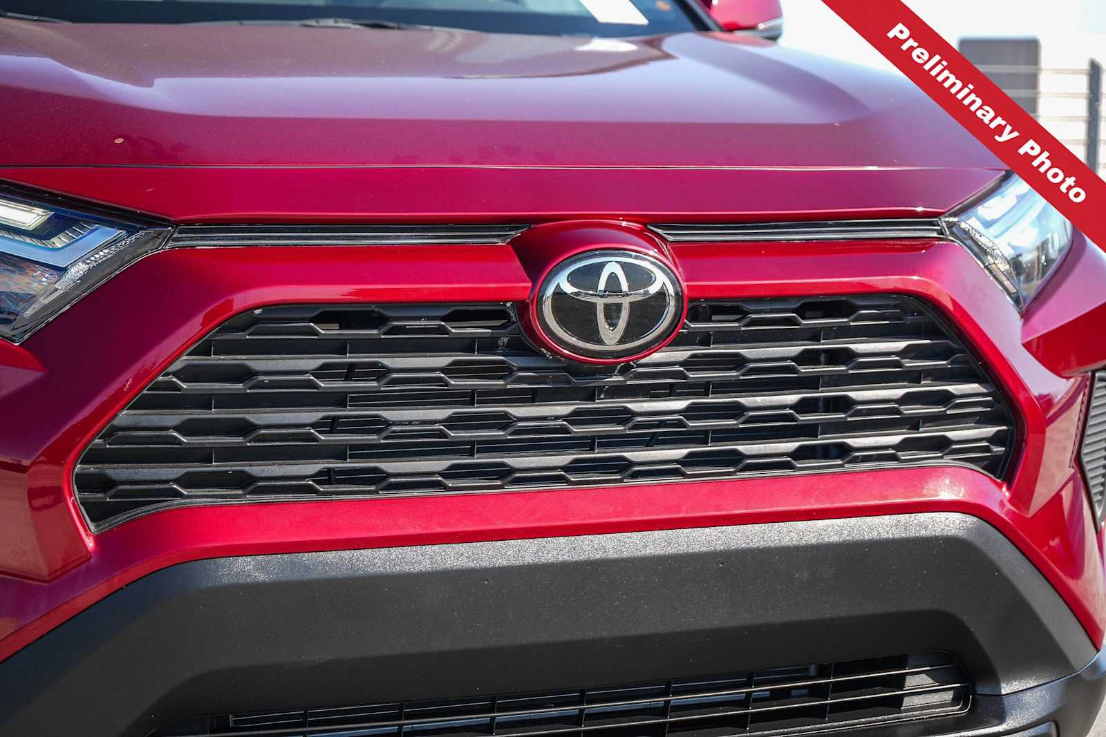 Used 2025 Toyota RAV4 XLE FWD image 5