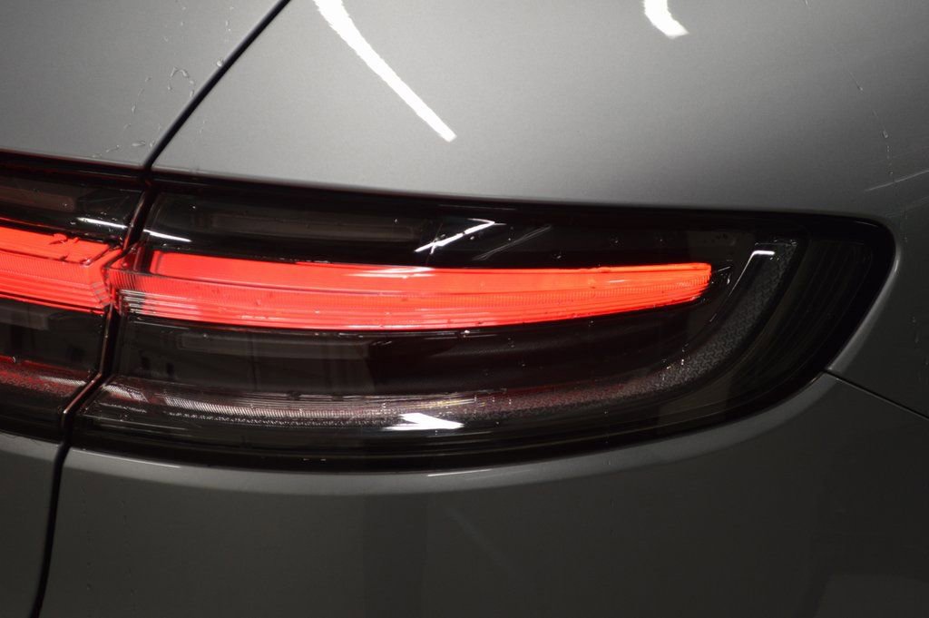 Certified 2023 Porsche Macan GTS AWD/4WD image 12